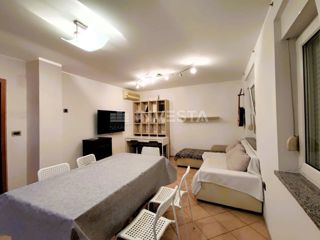 Valdebek – Stanovanje v pritličju, 2 spalnici, parkirno mesto v garaži