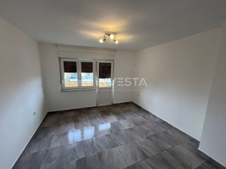 Pula, Stoja, čudovito prenovljeno stanovanje z garažo