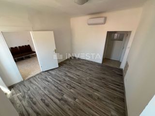 Pulj, Center Stanovanje s površino 69,55 m², 3. nadstropje