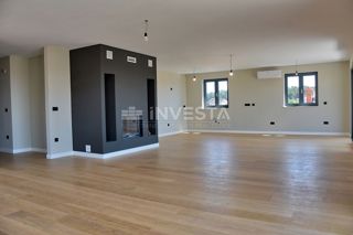 Penthouse stanovanja v središču Poreča