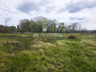 Zemljišče Kanfanar, 661m2