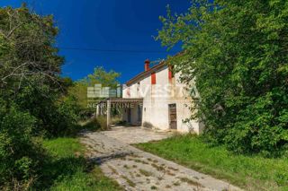 Okolica Gračišče, Samostojna hiša z vrtom in pravljičnim razgledom!