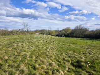 Zemljišče Žminj, 660m2