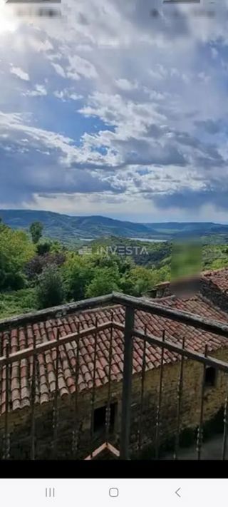 Avtohtona Istrska Hiša v Vrsti