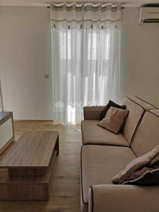 Pula, Šijana, opremljen apartma v 5. nadstropju stavbe z dvigalom