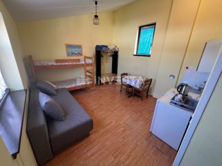 Barbariga, garsonjera s teraso