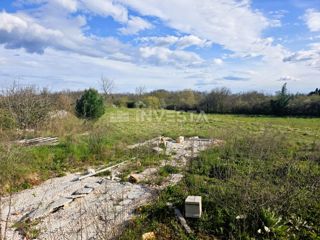 Zemljišče Žminj, 660m2