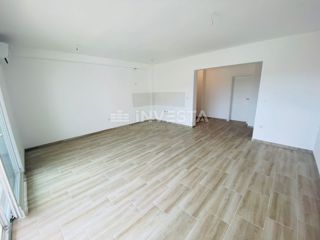 Barbariga, Prostoren apartma s teraso in pogledom na morje, blizu plaže