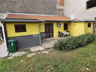 Pula, širše središče – pritlična hiša z možnostjo širjenja