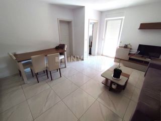 Območje Fažane, apartma s teraso in parkiriščem, blizu morja.