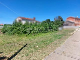 Gradbena Zemljišča 1.175 m² v Taru