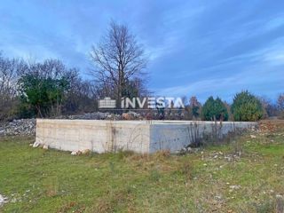 Juršići, zemljišče 20.000 m2 s projektom, pričetek gradnje