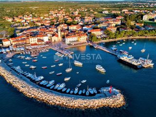 Fažana, hiša z dvema ločenima stanovanjema, blizu centra in plaž