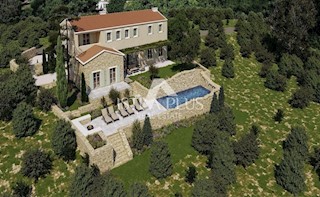 Luksuzna vila z wellnessom na čudoviti lokaciji!