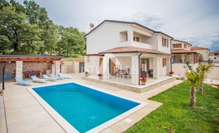 Čudovita vila z bazenom v bližini Poreča