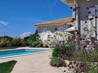 Эксклюзив! Уникальная вилла, сочетающая в себе качество, функциональность и расположение с открытым видом на море.