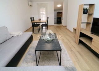 Poreč, odlična lokacija v mestu - stanovanje 49m2