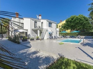 Poreč - Vila z bazenom - 400m od morja