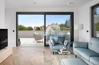 Ekskluziven penthouse v Poreču, nova stavba z moderno dekoracijo