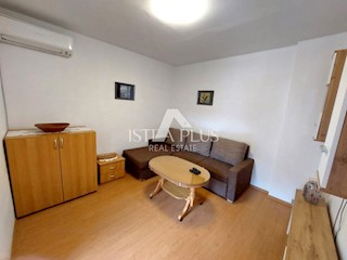 Apartma v 2. nadstropju, 200m od morja - Červar Porat