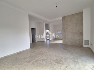 Wohnung im Erdgeschoss mit Garten, Neubau 2 km vom Meer entfernt!!