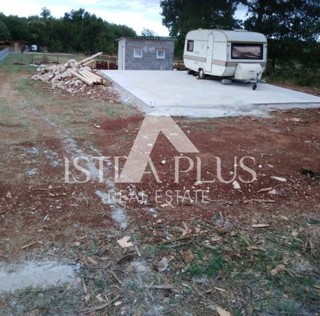 POREČ, okolica - kmetijsko zemljišče, parcelirano na 1047m2 vikend parcel, skupaj 4546m2