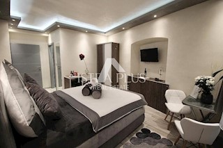 Apartma v pritličju v centru Poreča, 50 m od morja