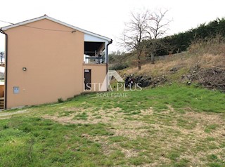 Hiša s 2 stana panoramskim pogledom na Motovun