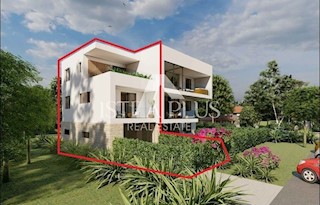 Poreč - Trinadstropna hiša s pogledom na morje