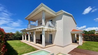 Poreč, samostojna hiša 134 m2 z bazenom