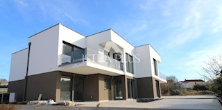 Novo stanovanje v pritličju z bazenom - okolica Poreča - Apartma A