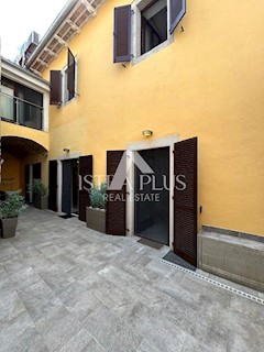 Luksuzna hiša v centru Poreča s 3 apartmaji v 3 etažah