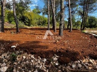 Istra, Poreč 4 km od morja, atraktivna vikend parcela!!