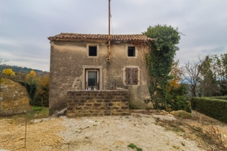 Motovun, kamnita hiša s panoramskim razgledom