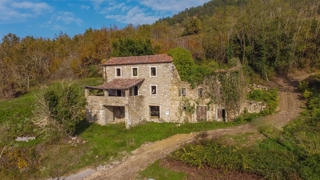 Motovun, kamnita hiša na samem z odprtim razgledom