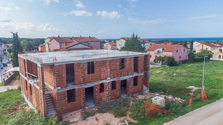 NOVIGRAD, okolica, lepo stanovanje v 1. nadstropju