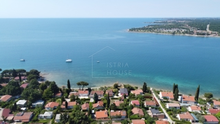 Novigrad, Hiša s tremi apartmaji 50 metrov od plaže