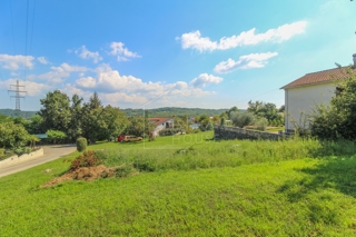 Motovun, okolica, ugodno zazidljivo zemljišče