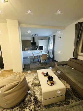 Slavonija, Vinkovci, Mirkovci, hiša 214 m2, dvorišče 488 m2, poletna kuhinja