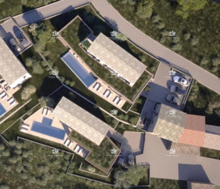 Istra, v bližini Oprtlja, Kalegarići, gradbena parcela 3042 m2 za 4 vile, vsa infrastruktura v neposredni bližini, vrhunska lega