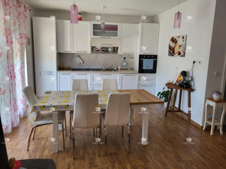 Istra, Novigrad, penthouse 120 m2, strešna terasa 150 m2, pogled na morje, 500 m od morja