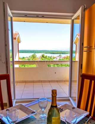 Stanovanje Dobrinj, 57m2