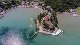 Zemljišče Supetarska Draga, Rab, 1.154m2