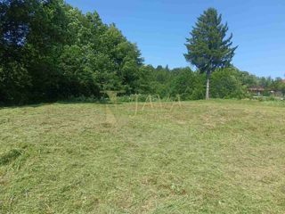 Zemljišče Ravna Gora, 671m2