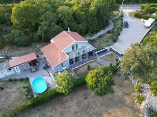 Samostojna hiša St Kuzam