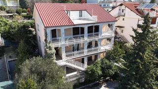 Prostorna hiša v Crikvenici – Idealna investicija za turizem