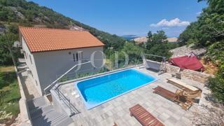 Hiša Lukovo, Senj, 150m2