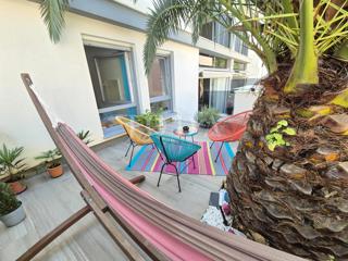 Njivice, pritlični apartma v bližini plaže