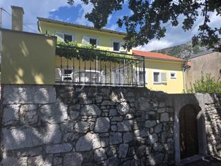 Crikvenica – Obnovljena hiša z razgledom na morje v mirnem zaledju