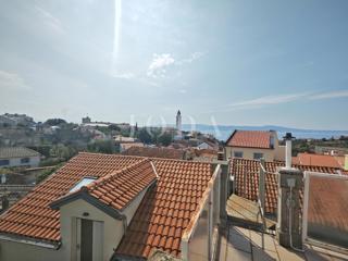 Novi Vinodolski, hiša v centru s panoramskim razgledom